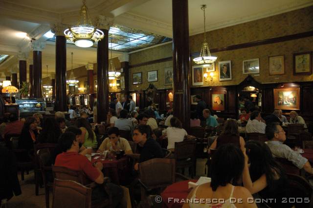 j_dsc_1799 Caff Tortoni a Buenos Aires<br>Argentina - 2004