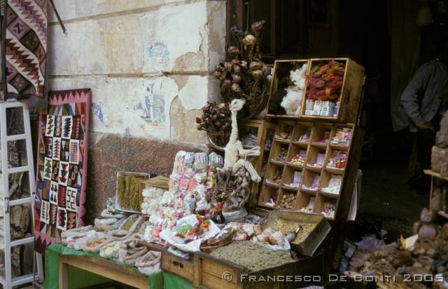 a_img144 Mercato delle streghe - La Paz<br>Bolivia - 2003