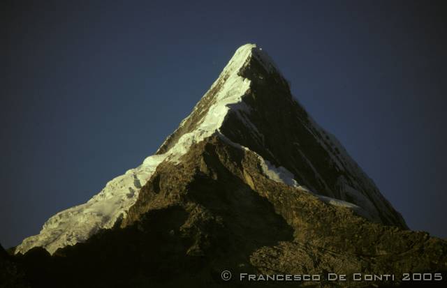 c_img035 Artesonraju - Cordillera Blanca<br>Per - 1998