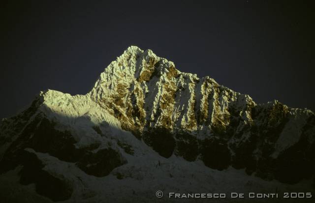 c_img036 Alpamayo - Cordillera Blanca<br>Per - 1998