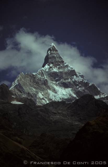 c_img047 Piramide - Cordillera Blanca<br>Per - 1998