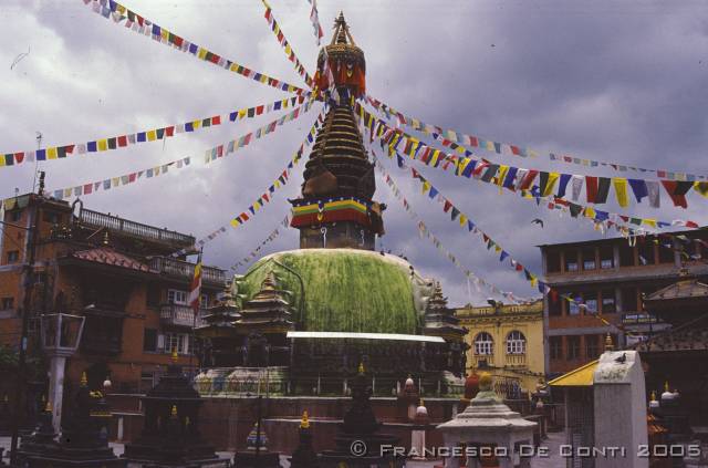 b_img002 Durbar Square - Kathmandu<br>Nepal - 2000