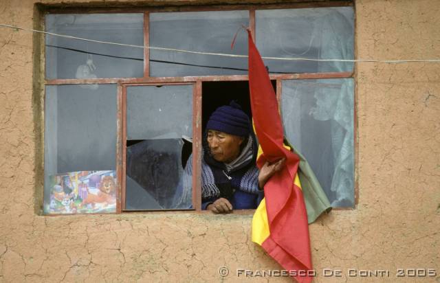 a_img017 Guardando la piazza di Curva - Cordillera Apolobamba<br>Bolivia - 2003